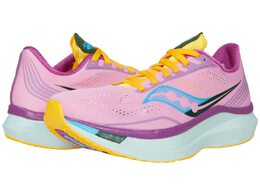 Saucony: Розовые кроссовки  Endorphin Pro