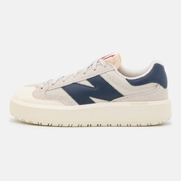 New Balance: Тёмные кроссовки 