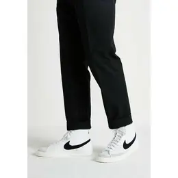 NIKE: Белые кроссовки Blazer 77