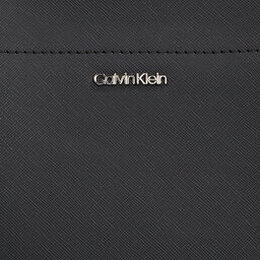 Calvin Klein: Чёрная сумка