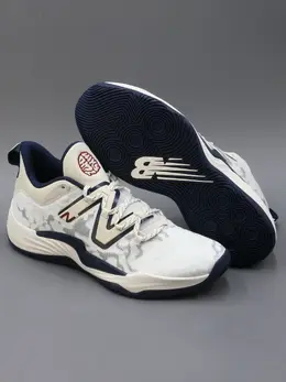 New Balance: Белые кроссовки  TWO WXY