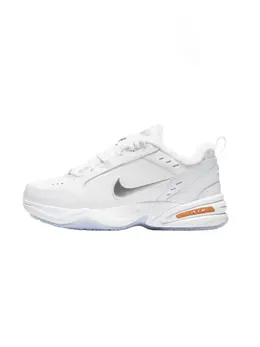 Nike: Белые кроссовки  Air Monarch IV