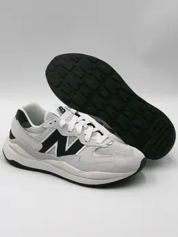 New Balance: Серые кроссовки  57/40