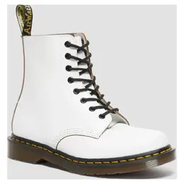 Dr. Martens: Белые ботинки 