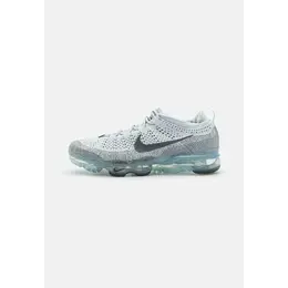 NIKE: Серые кроссовки Air Vapormax