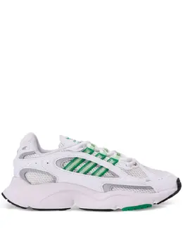 adidas: Белые кроссовки 