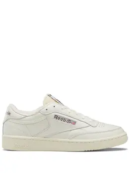 Reebok: Белые кроссовки  Club C 85