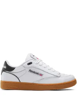 Reebok: Белые кроссовки  Club C