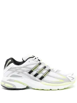 adidas: Белые кроссовки 