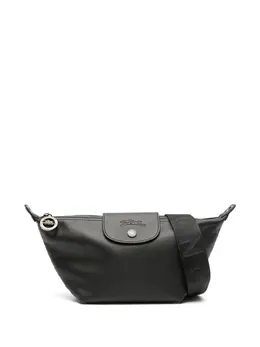 Longchamp: Чёрная сумка через плечо  Le Pliage