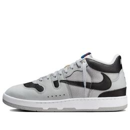 Nike: Светлые кроссовки 