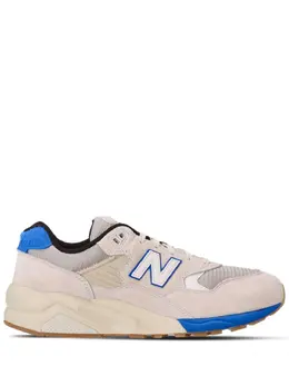 New Balance: Светлые кроссовки 