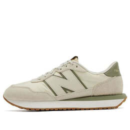 New Balance: Зелёные кроссовки  237