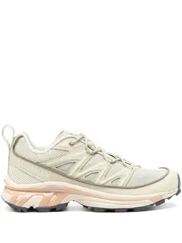 Salomon: Зелёные кроссовки 