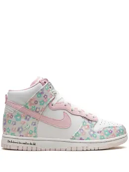 Nike: Белые кроссовки  Dunk High