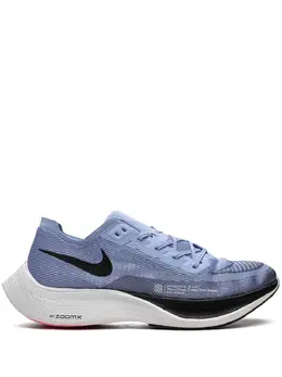 Nike: Светлые кроссовки 