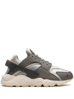 Nike: Серебристые кроссовки  Air Huarache