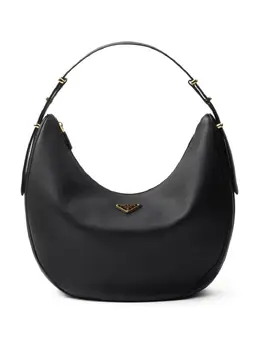 Prada: Чёрная сумка 