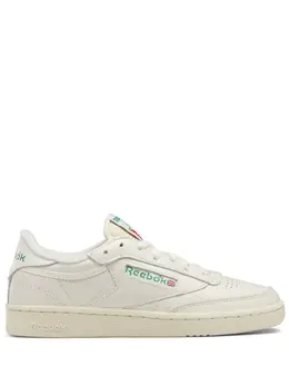 Reebok: Белые кроссовки  Club C 85
