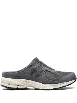 New Balance: Сабо  2002R