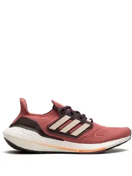 adidas: Красные кроссовки  UltraBoost