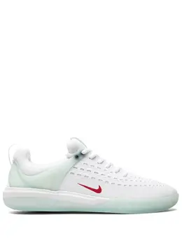 Nike: Белые кроссовки 