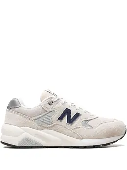 New Balance: Светлые кроссовки 