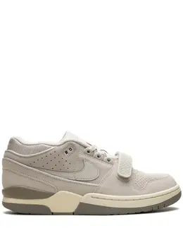 Nike: Светлые кроссовки  Air