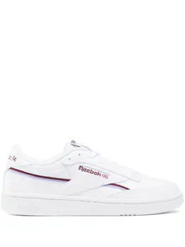 Reebok: Белые кроссовки  Club C 85