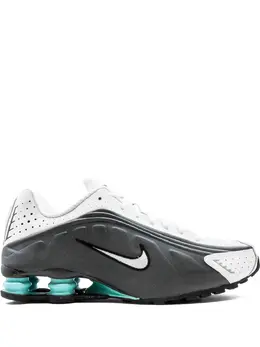 Nike: Белые кроссовки  Shox R4