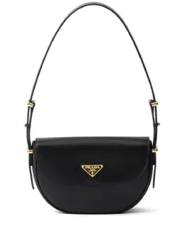 Prada: Чёрная сумка 