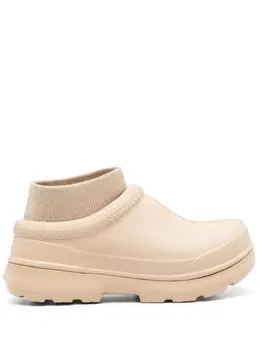 UGG: Бежевые ботинки  Tasman