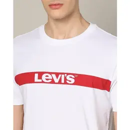 Levi's: Белая футболка