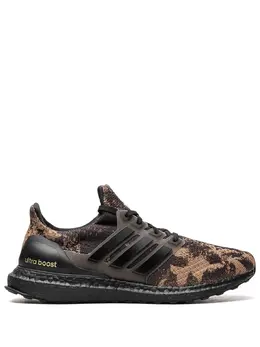 adidas: Коричневые кроссовки  UltraBoost DNA