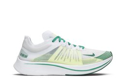 Nike: Белые кроссовки  Zoom Fly SP