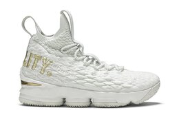 Nike: Белые кроссовки  Lebron 15