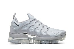 Nike: Серые кроссовки  Air Vapormax Plus