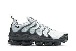 Nike: Серые кроссовки  Air Vapormax Plus