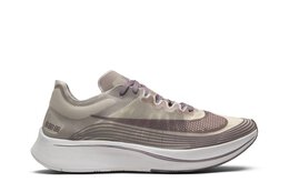 Nike: Серые кроссовки  Zoom Fly SP