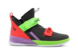 Nike: Серые кроссовки 