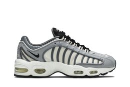 Nike: Серые кроссовки  Air Max Tailwind 4