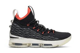 Nike: Яркие кроссовки  Lebron 15