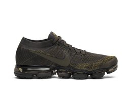 Nike: Зелёные кроссовки  Air Vapormax