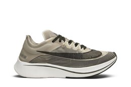 Nike: Серые кроссовки  Zoom Fly SP