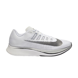 Nike: Белые кроссовки  Zoom Fly