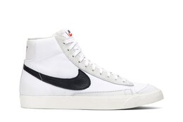 Nike: Белые кроссовки  Blazer Mid 77 Vintage