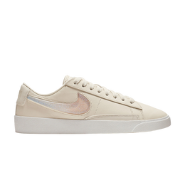 Nike: Бежевые кроссовки  Blazer Low