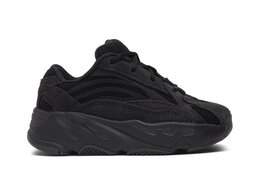 Adidas: Обувь  Yeezy Boost 700 v2