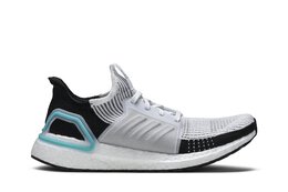 Adidas: Белые кроссовки  UltraBoost 19