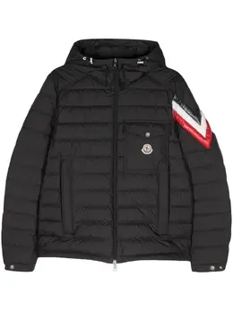 Moncler: Чёрная куртка 